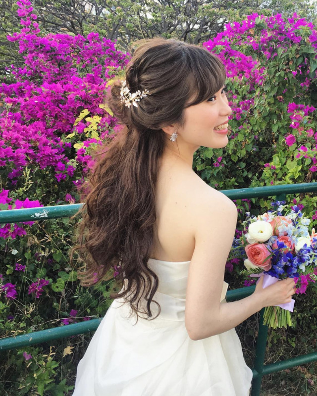花嫁の髪型 ハーフアップ 編み込み 花冠 生花などアレンジ画像12選